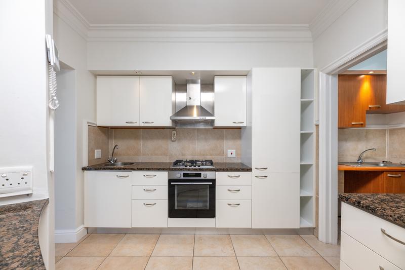 3 Bedroom Property for Sale in Sea Point Western Cape